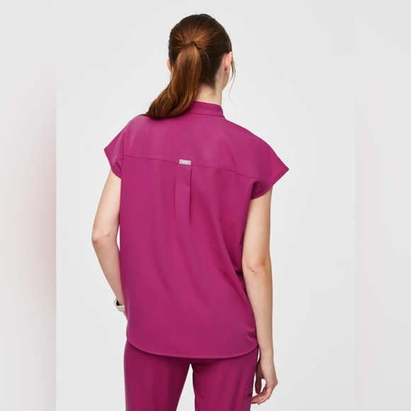 Figs Rafaela Oversized Scrub Top in Raspberry Sorbet Women’s Size Large - Picture 8 of 10